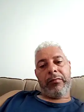 Snapshot of gordonunes chatting on 05/19/26, 06:15 gordonunes online show from 05/19/26, 06:15