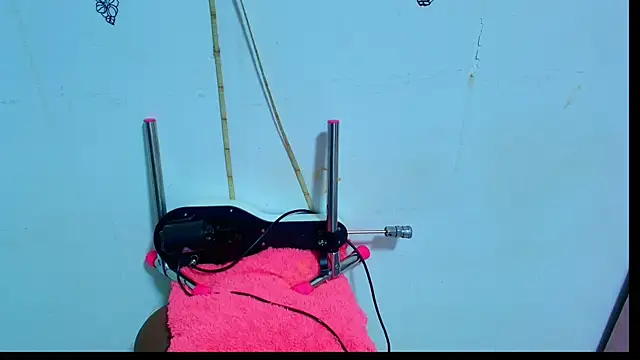 Snapshot of SolanyiVera chatting on 09/25/25, 11:55 SolanyiVera online show from 09/25/25, 11:55