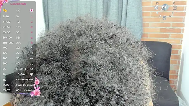 Snapshot of curly_muscle chatting on 03/11/25, 12:44 curly muscle online show from 03/11/25, 12:44