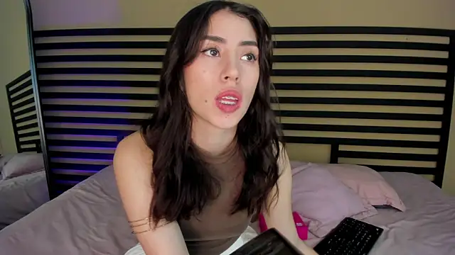 Catyloves online show from 11/08/25, 09:40