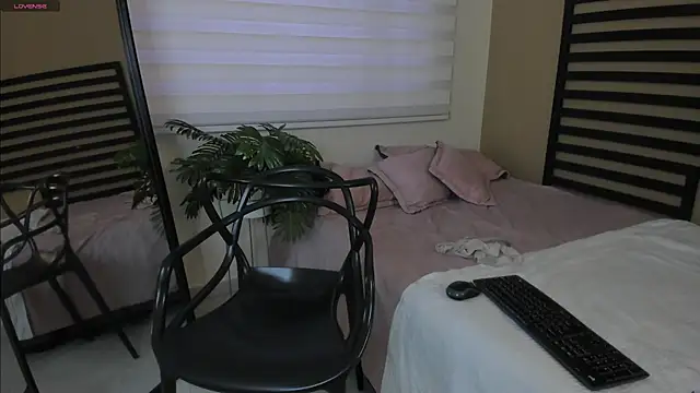 Catyloves online show from 02/06/26, 10:17