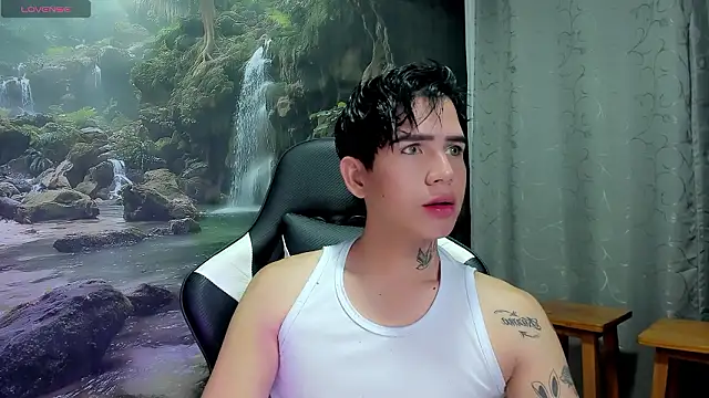 Snapshot of Tayson_Rivers chatting on 03/04/26, 08:33 Tayson Rivers online show from 03/04/26, 08:33