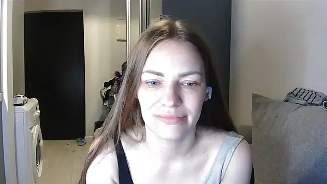 Snapshot of AnnaDiamond1 chatting on 07/17/26, 09:45 AnnaDiamond1 online show from 07/17/26, 09:45
