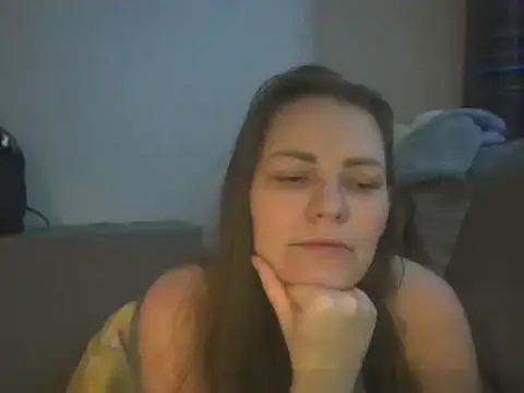 Snapshot of AnnaDiamond1 chatting on 02/16/25, 04:32 AnnaDiamond1 online show from 02/16/25, 04:32