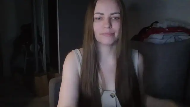 AnnaDiamond1 online show from 04/10/26, 09:44