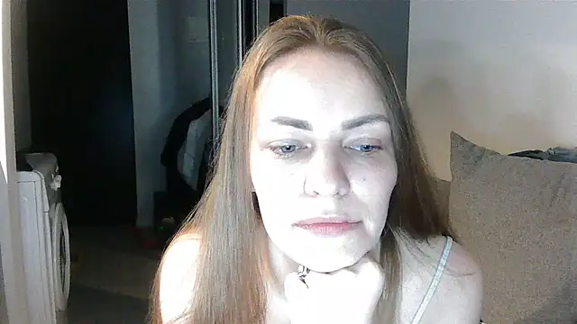 Snapshot of AnnaDiamond1 chatting on 07/11/26, 10:32 AnnaDiamond1 online show from 07/11/26, 10:32