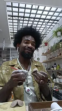 Siriss boyrag online show from 11/22/25, 08:51