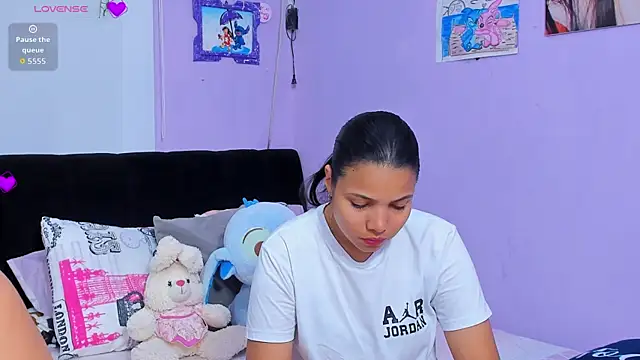 Snapshot of sara_mendez2 chatting on 09/14/25, 11:27 sara mendez2 online show from 09/14/25, 11:27
