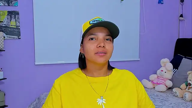 Snapshot of sara_mendez2 chatting on 03/15/25, 11:06 sara mendez2 online show from 03/15/25, 11:06