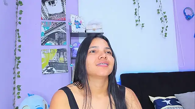 Snapshot of sara_mendez2 chatting on 02/25/25, 10:42 sara mendez2 online show from 02/25/25, 10:42