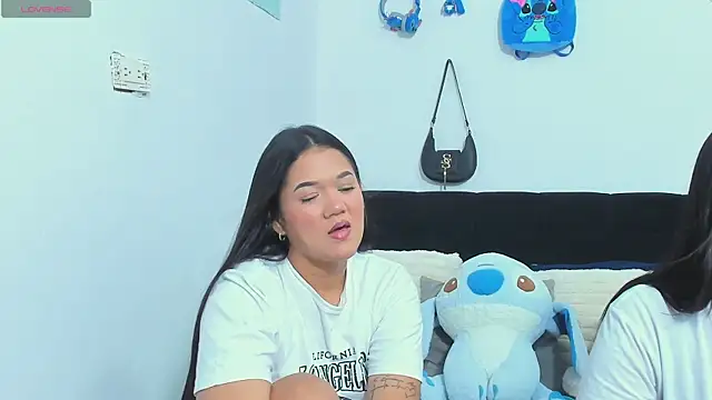 sara mendez2 online show from 12/14/25, 11:32