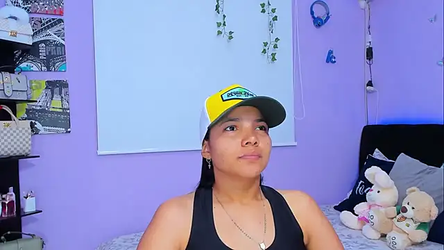 Snapshot of sara_mendez2 chatting on 03/10/25, 11:06 sara mendez2 online show from 03/10/25, 11:06