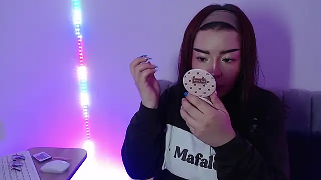 Marian Ran online show from 12/05/25, 02:32