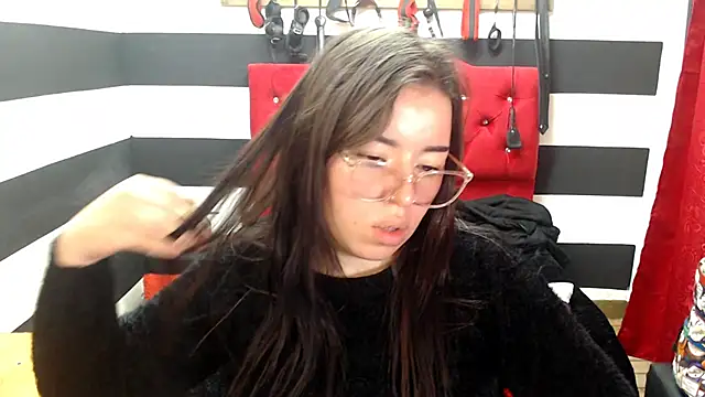 Marian Ran online show from 03/11/25, 03:04