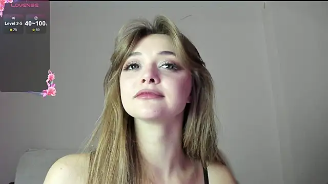 Snapshot of May_Flower chatting on 10/28/25, 09:19 May Flower online show from 10/28/25, 09:19