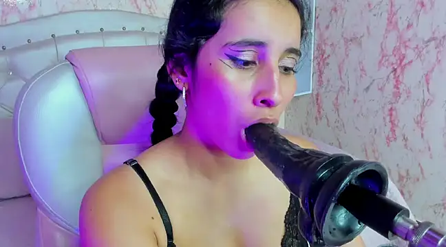 VICTORIA HOUSTON online show from 02/25/25, 08:00