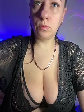 Evelinia online show from 10/08/25, 12:50