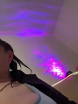 Evelinia online show from 10/29/25, 02:49