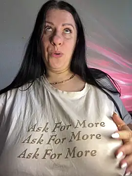 Evelinia online show from 09/25/25, 12:44