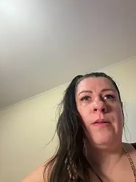 Evelinia online show from 11/12/25, 04:33