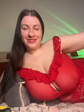Snapshot of Evelinia chatting on 07/16/26, 04:04 Evelinia online show from 07/16/26, 04:04