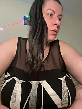 Evelinia online show from 03/28/26, 04:19