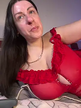 Snapshot of Evelinia chatting on 06/08/26, 03:23 Evelinia online show from 06/08/26, 03:23