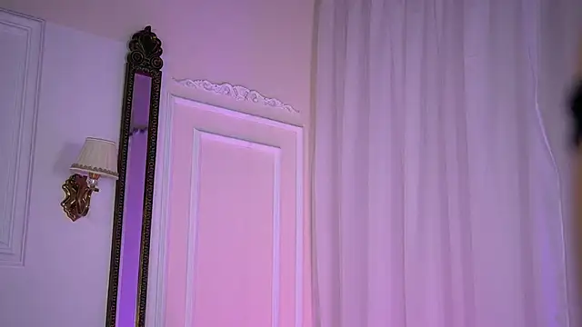 Snapshot of AdelineKing chatting on 03/18/25, 05:45 AdelineKing online show from 03/18/25, 05:45