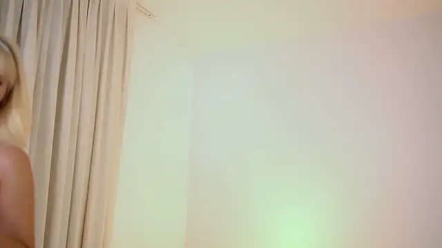 Snapshot of AdelineKing chatting on 06/18/26, 01:59 AdelineKing online show from 06/18/26, 01:59