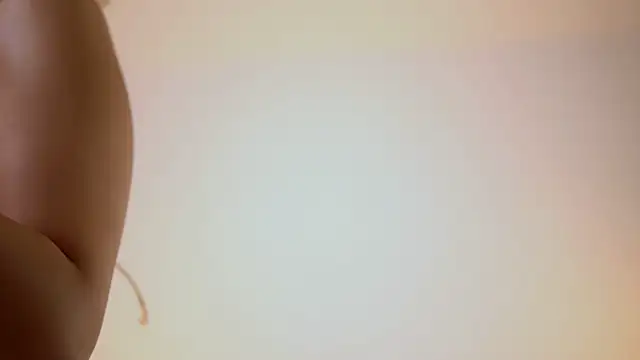 Snapshot of AdelineKing chatting on 07/08/26, 01:41 AdelineKing online show from 07/08/26, 01:41