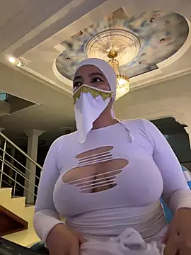 malak nanyy online show from 04/12/26, 11:52