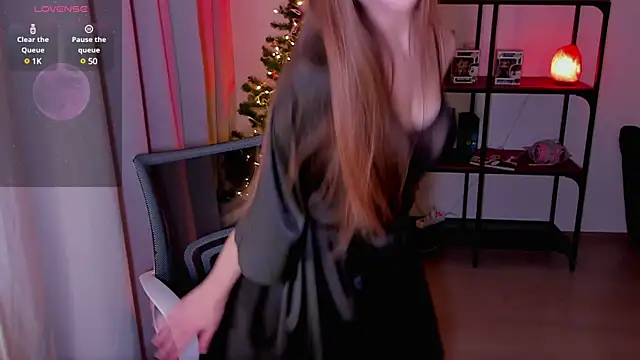Snapshot of Hailees_secrets chatting on 12/24/24, 04:40 Hailees secrets online show from 12/24/24, 04:40