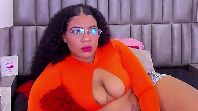 Snapshot of MelannyTylor chatting on 01/25/25, 04:02 MelannyTylor online show from 01/25/25, 04:02