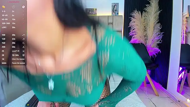 little sophie18 online show from 05/27/26, 08:38