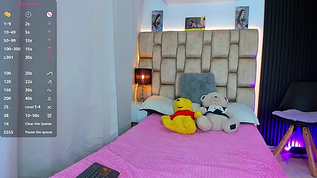 Snapshot of little_sophie18 chatting on 10/06/25, 07:58 little sophie18 online show from 10/06/25, 07:58