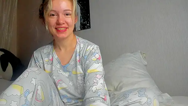 foxy blond online show from 12/23/25, 12:22