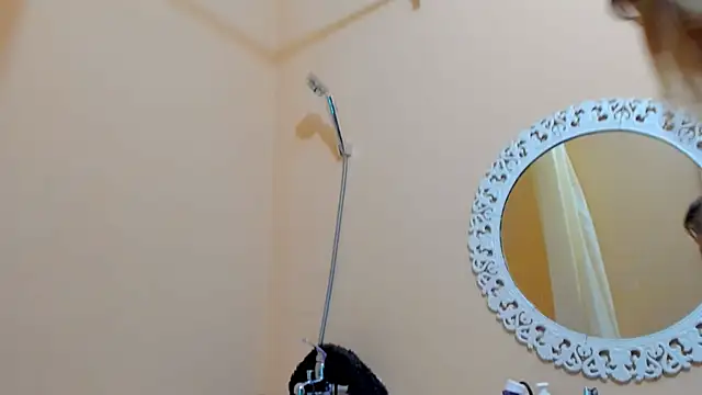 Snapshot of foxy_blond chatting on 10/31/25, 12:29 foxy blond online show from 10/31/25, 12:29