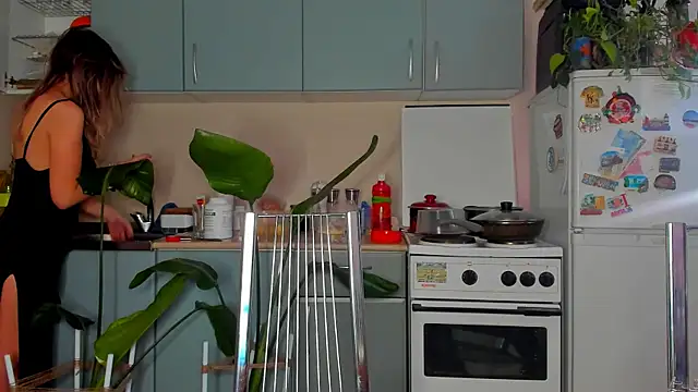 Snapshot of foxy_blond chatting on 11/11/25, 01:22 foxy blond online show from 11/11/25, 01:22