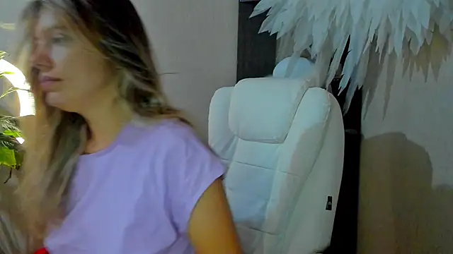 Snapshot of foxy_blond chatting on 11/07/25, 12:26 foxy blond online show from 11/07/25, 12:26