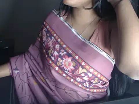 Snapshot of DevilErin chatting on 12/17/25, 09:09 DevilErin online show from 12/17/25, 09:09