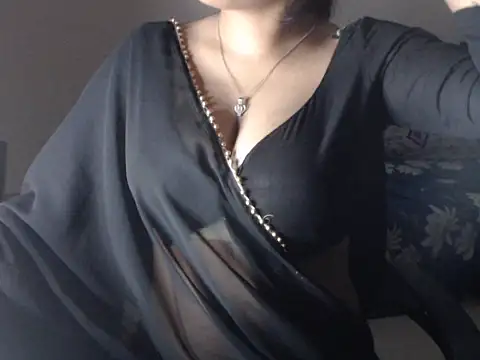 Snapshot of DevilErin chatting on 10/17/25, 08:32 DevilErin online show from 10/17/25, 08:32