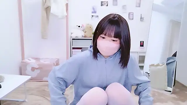 Snapshot of Im_Yu-na chatting on 10/04/25, 12:07 Im Yu-na online show from 10/04/25, 12:07