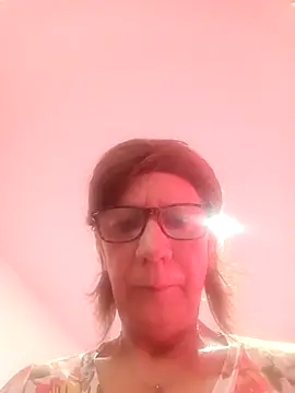 Snapshot of silan200 chatting on 11/26/25, 09:37 silan200 online show from 11/26/25, 09:37