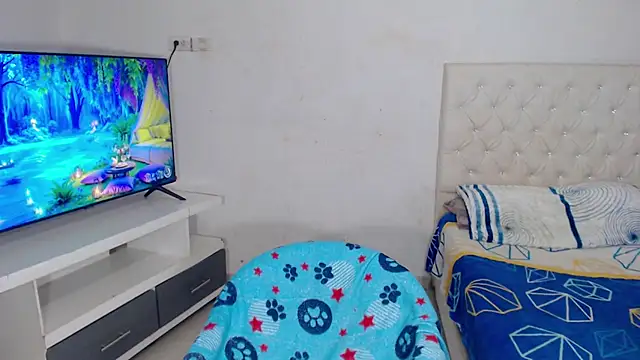 DannaDocell online show from 10/25/25, 09:37