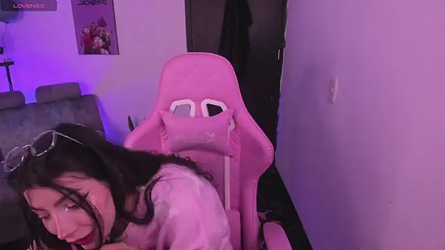 cami mila9 online show from 12/01/25, 10:32