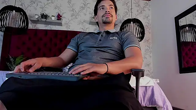 Ian Daviz online show from 03/19/25, 01:43