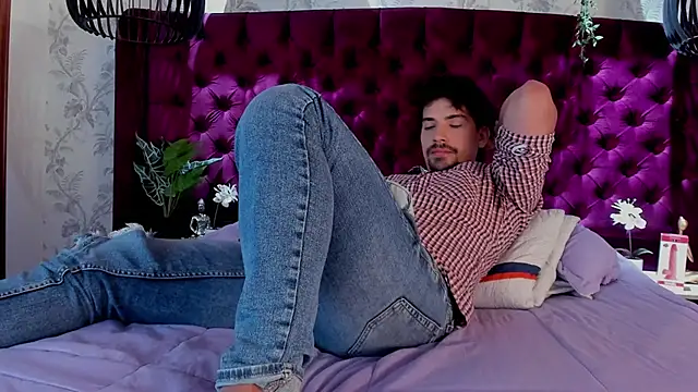 Ian Daviz online show from 03/18/25, 10:37