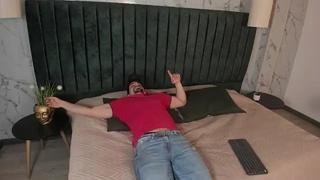 Ian Daviz online show from 10/28/25, 12:48