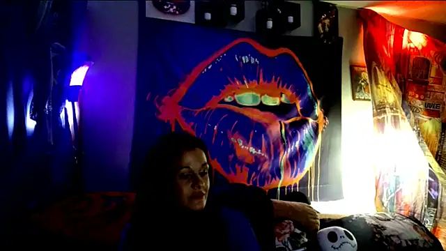 Snapshot of KRYZTALYNXXX chatting on 02/19/25, 10:42 KRYZTALYNXXX online show from 02/19/25, 10:42