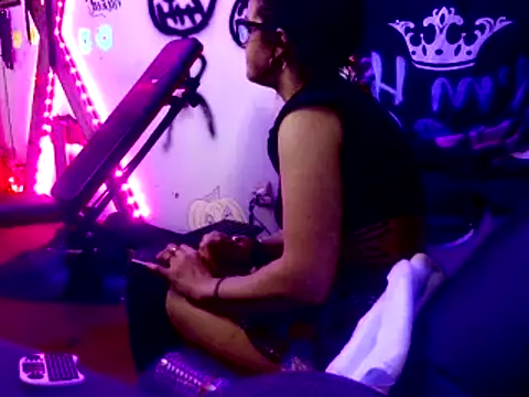 Snapshot of KRYZTALYNXXX chatting on 02/27/25, 02:43 KRYZTALYNXXX online show from 02/27/25, 02:43